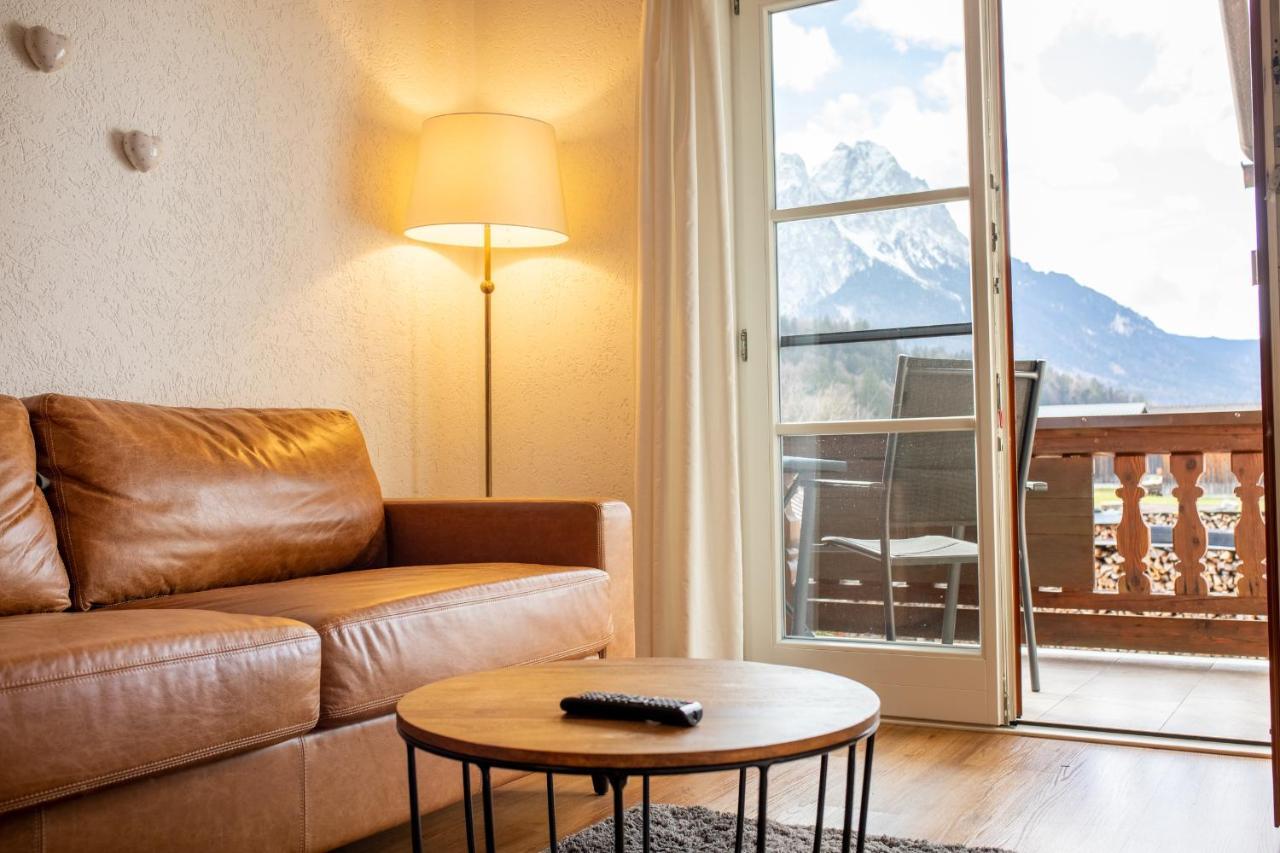 Kloana Waxlstoa Apartment การ์มิช-พาร์เทนเคียร์เชน ภายนอก รูปภาพ